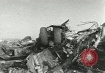 Image crash d'avion de transport militaire Alvarado California USA, 1953, de la seconde 25 séquences d'archives historiques vidéo 65675077111