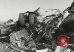Image crash d'avion de transport militaire Alvarado California USA, 1953, de la seconde 27 séquences d'archives historiques vidéo 65675077111