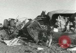 Image crash d'avion de transport militaire Alvarado California USA, 1953, de la seconde 29 séquences d'archives historiques vidéo 65675077111
