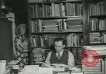 Image Book Store Pabel propriétaire visages déportation Chicago Illinois USA, 1953, de la seconde 17 séquences d'archives historiques vidéo 65675077114