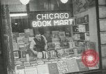 Image Book Store Pabel propriétaire visages déportation Chicago Illinois USA, 1953, de la seconde 37 séquences d'archives historiques vidéo 65675077114