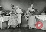 Immagine di Modelli francesi Parigi Francia, 1953, secondo 12 filmato di repertorio 65675077116