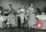 Immagine di Modelli francesi Parigi Francia, 1953, secondo 15 filmato di repertorio 65675077116