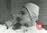 Immagine di Modelli francesi Parigi Francia, 1953, secondo 16 filmato di repertorio 65675077116