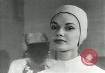 Immagine di Modelli francesi Parigi Francia, 1953, secondo 17 filmato di repertorio 65675077116