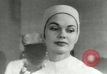 Immagine di Modelli francesi Parigi Francia, 1953, secondo 18 filmato di repertorio 65675077116