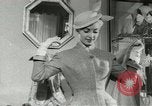 Immagine di Modelli francesi Parigi Francia, 1953, secondo 38 filmato di repertorio 65675077116