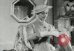 Immagine di Modelli francesi Parigi Francia, 1953, secondo 39 filmato di repertorio 65675077116