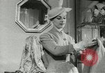Immagine di Modelli francesi Parigi Francia, 1953, secondo 40 filmato di repertorio 65675077116