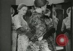 Immagine di Modelli francesi Parigi Francia, 1953, secondo 42 filmato di repertorio 65675077116