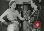 Immagine di Modelli francesi Parigi Francia, 1953, secondo 45 filmato di repertorio 65675077116