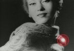 Immagine di Modelli francesi Parigi Francia, 1953, secondo 50 filmato di repertorio 65675077116