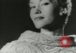 Immagine di Modelli francesi Parigi Francia, 1953, secondo 51 filmato di repertorio 65675077116