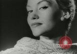 Immagine di Modelli francesi Parigi Francia, 1953, secondo 52 filmato di repertorio 65675077116