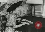 Immagine di Modelli francesi Parigi Francia, 1953, secondo 55 filmato di repertorio 65675077116