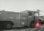 Immagine di Terzo fuoco annuale capo conferenza in acciaio Long Island New York USA, 1957, secondo 8 filmato di repertorio 65675077120