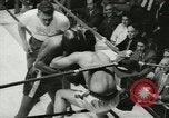 Standbild Polizei Athletic Boxing League Finale New York City USA, 1957, aus Sekunde 17 historischem Filmmaterial Videoclip 65675077125