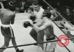 Standbild Polizei Athletic Boxing League Finale New York City USA, 1957, aus Sekunde 19 historischem Filmmaterial Videoclip 65675077125