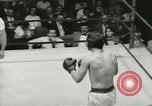 Standbild Polizei Athletic Boxing League Finale New York City USA, 1957, aus Sekunde 21 historischem Filmmaterial Videoclip 65675077125