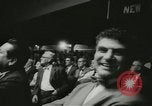 Standbild Polizei Athletic Boxing League Finale New York City USA, 1957, aus Sekunde 23 historischem Filmmaterial Videoclip 65675077125