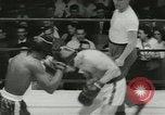 Standbild Polizei Athletic Boxing League Finale New York City USA, 1957, aus Sekunde 31 historischem Filmmaterial Videoclip 65675077125