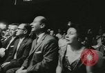 Standbild Polizei Athletic Boxing League Finale New York City USA, 1957, aus Sekunde 38 historischem Filmmaterial Videoclip 65675077125