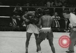 Standbild Polizei Athletic Boxing League Finale New York City USA, 1957, aus Sekunde 42 historischem Filmmaterial Videoclip 65675077125