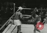 Standbild Polizei Athletic Boxing League Finale New York City USA, 1957, aus Sekunde 46 historischem Filmmaterial Videoclip 65675077125