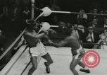 Standbild Polizei Athletic Boxing League Finale New York City USA, 1957, aus Sekunde 48 historischem Filmmaterial Videoclip 65675077125