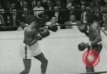 Standbild Polizei Athletic Boxing League Finale New York City USA, 1957, aus Sekunde 53 historischem Filmmaterial Videoclip 65675077125