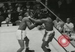Standbild Polizei Athletic Boxing League Finale New York City USA, 1957, aus Sekunde 54 historischem Filmmaterial Videoclip 65675077125