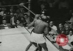 Standbild Polizei Athletic Boxing League Finale New York City USA, 1957, aus Sekunde 55 historischem Filmmaterial Videoclip 65675077125