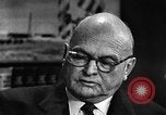 Standbild Ira Eaker United States USA, 1960, aus Sekunde 17 historischem Filmmaterial Videoclip 65675077145