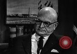 Standbild Ira Eaker United States USA, 1960, aus Sekunde 26 historischem Filmmaterial Videoclip 65675077146
