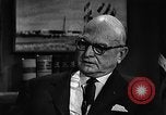 Standbild Ira Eaker United States USA, 1960, aus Sekunde 39 historischem Filmmaterial Videoclip 65675077146