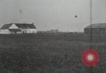 Standbild Dritten Anweisung Aviation Center Issoudun Frankreich, 1918, aus Sekunde 13 historischem Filmmaterial Videoclip 65675077156