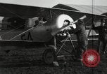 Image troisième centre d'instruction de l'Aviation Issoudun France, 1918, de la seconde 50 séquences d'archives historiques vidéo 65675077157