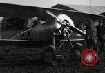 Image troisième centre d'instruction de l'Aviation Issoudun France, 1918, de la seconde 56 séquences d'archives historiques vidéo 65675077157