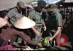Immagine di United States Air Force personale Il Vietnam, 1965, secondo 45 filmato di repertorio 65675077197