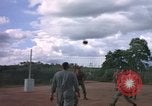 Image le personnel de la Force aérienne des États-Unis Vietnam, 1965, de la seconde 48 séquences d'archives historiques vidéo 65675077198