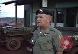 Image le personnel de la Force aérienne des États-Unis Vietnam, 1965, de la seconde 32 séquences d'archives historiques vidéo 65675077205