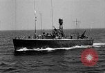 Immagine di L approdo delle barche United States USA, 1944, secondo 12 filmato di repertorio 65675077221
