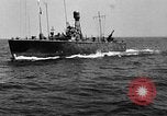 Immagine di L approdo delle barche United States USA, 1944, secondo 15 filmato di repertorio 65675077221