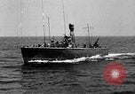 Immagine di L approdo delle barche United States USA, 1944, secondo 18 filmato di repertorio 65675077221