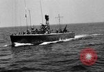 Immagine di L approdo delle barche United States USA, 1944, secondo 19 filmato di repertorio 65675077221