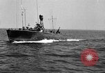 Immagine di L approdo delle barche United States USA, 1944, secondo 21 filmato di repertorio 65675077221