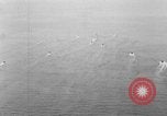Immagine di L approdo delle barche United States USA, 1944, secondo 15 filmato di repertorio 65675077222