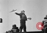 Immagine di L approdo delle barche United States USA, 1944, secondo 27 filmato di repertorio 65675077222