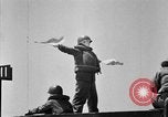 Immagine di L approdo delle barche United States USA, 1944, secondo 28 filmato di repertorio 65675077222