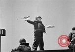 Immagine di L approdo delle barche United States USA, 1944, secondo 29 filmato di repertorio 65675077222